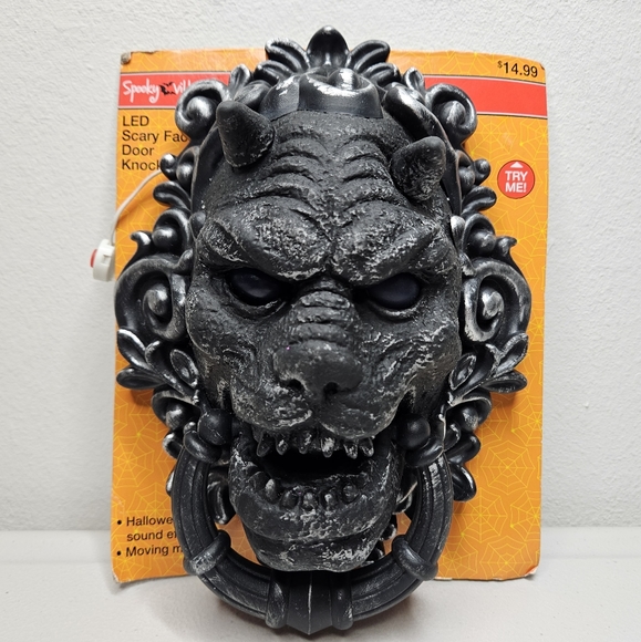 Spooky Village Halloween Door Knocker Scary Decoration LED Lights Sound Animated - Picture 3 of 9